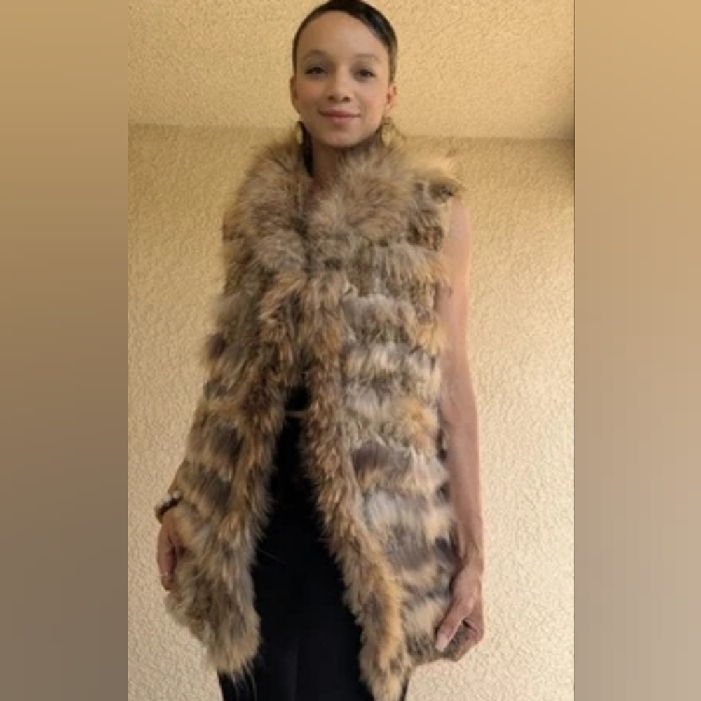 Gorgous Genuine Vintage Custom Made Coyote/Raccoon Fur Vest Womens XL